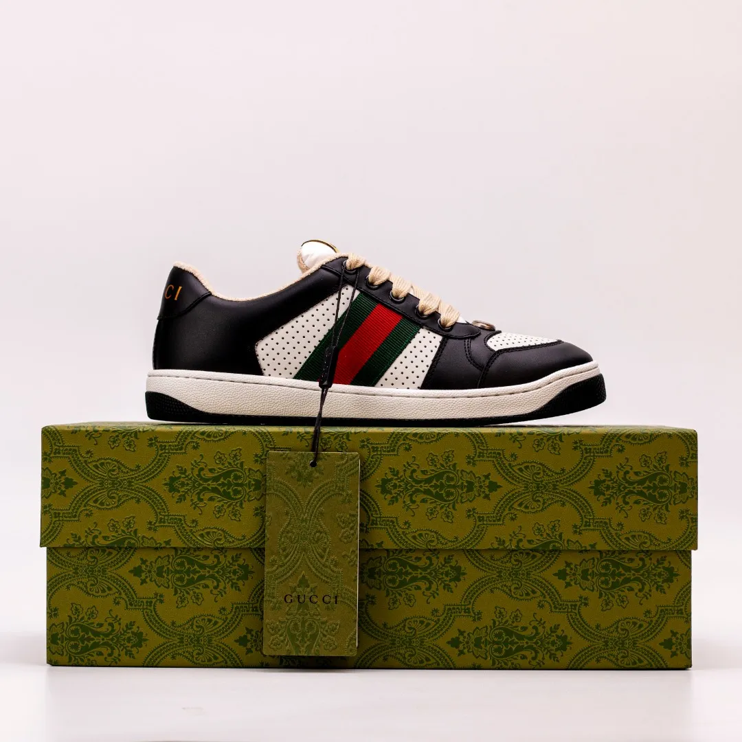 Factory price 580 [Higher version] GUCCI casual sports distressed small dirty shoes, polished cowhide fabric, hand-made distressed effect!  Original terry cloth, delicate, soft, comfortable and breathable. Privately molded steel-stamped two-color original TPU outsole (lower layer is wider, upper layer is narrower) to differentiate the wrong version of the outsole in the market. Fabric, material, outsole, detail comparison SIZE: 34-41, 38-45 regular size (women's 34, 41, men's 38, 45 customized, non-returnable and non-exchangeable) (women's colors and men's models need to be customized)